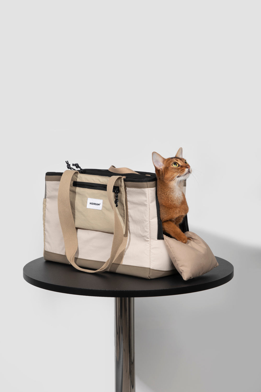 Casual pet shoulder bag - PawsAndUnion