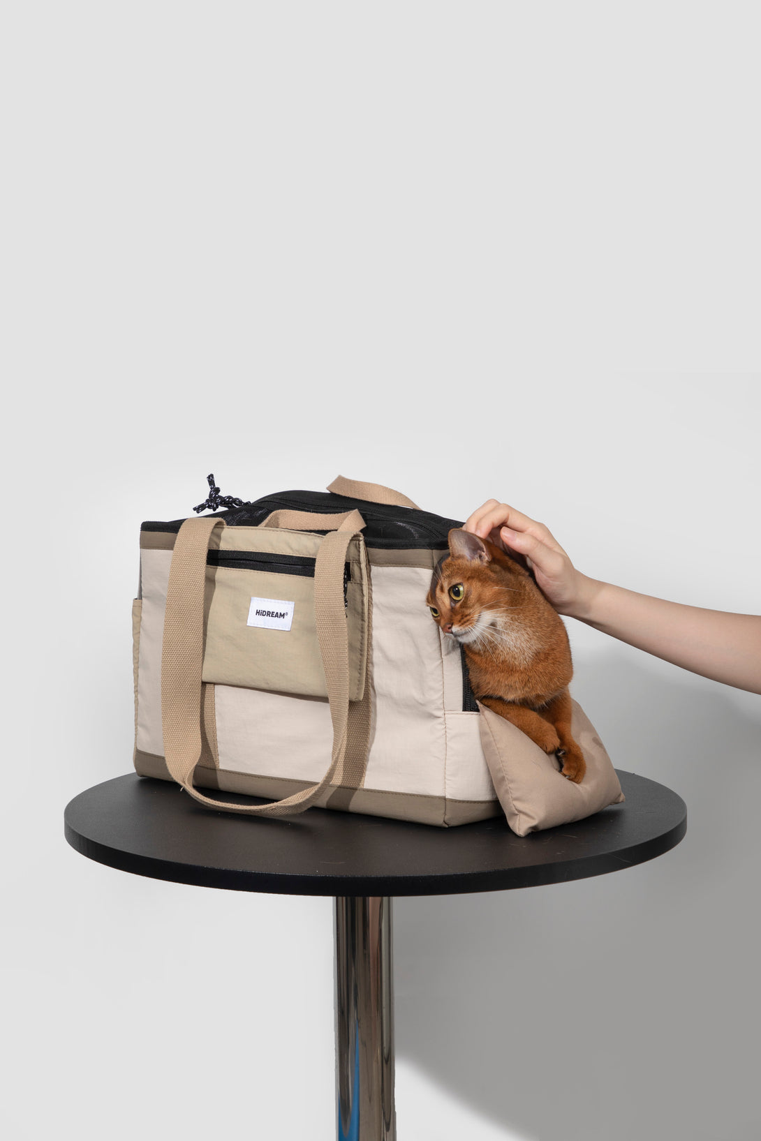 Casual pet shoulder bag - PawsAndUnion