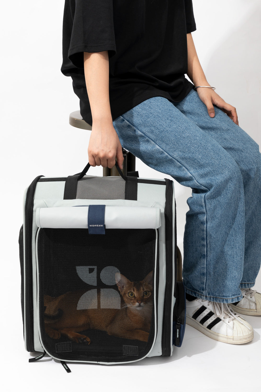 Pet backpack with large capacity - PawsAndUnion