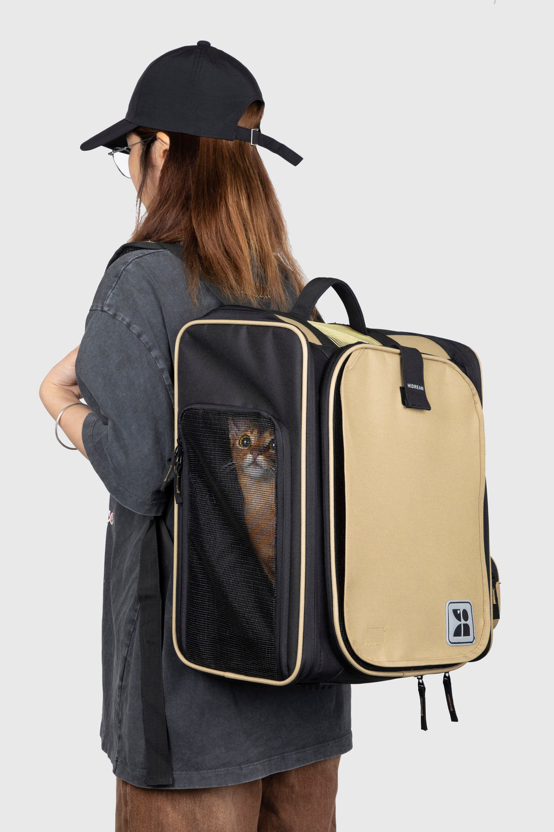 Pet backpack with large capacity - PawsAndUnion