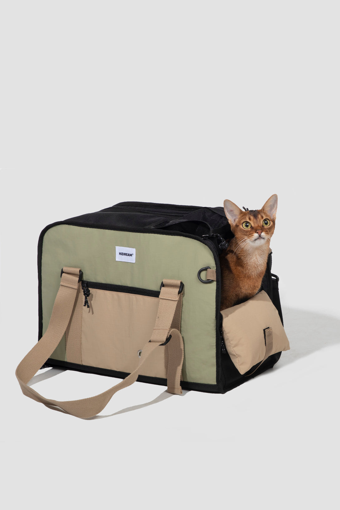 Pet outside one shoulder bag - PawsAndUnion