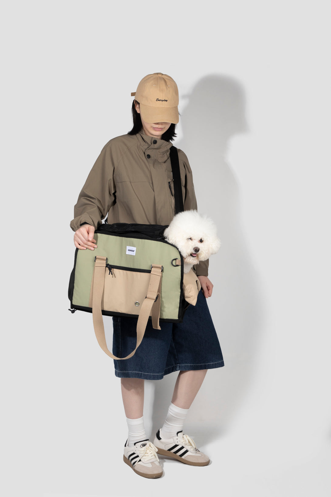 Pet outside one shoulder bag - PawsAndUnion