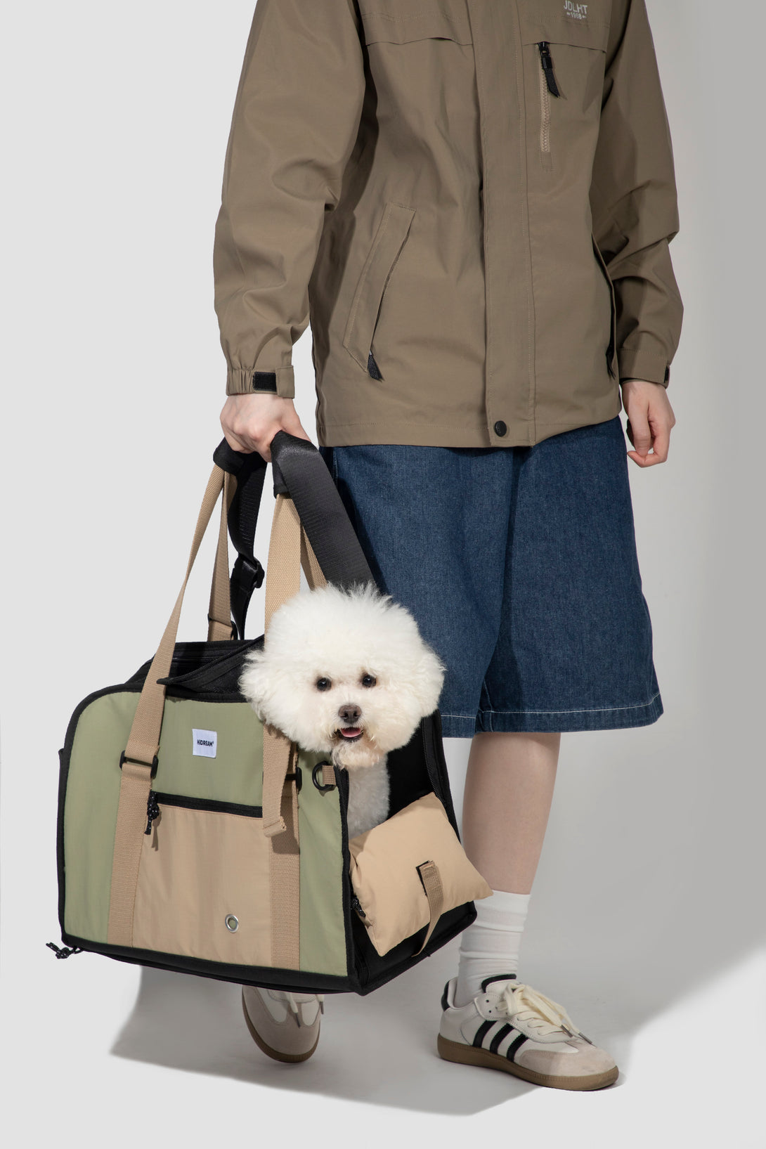 Pet outside one shoulder bag - PawsAndUnion