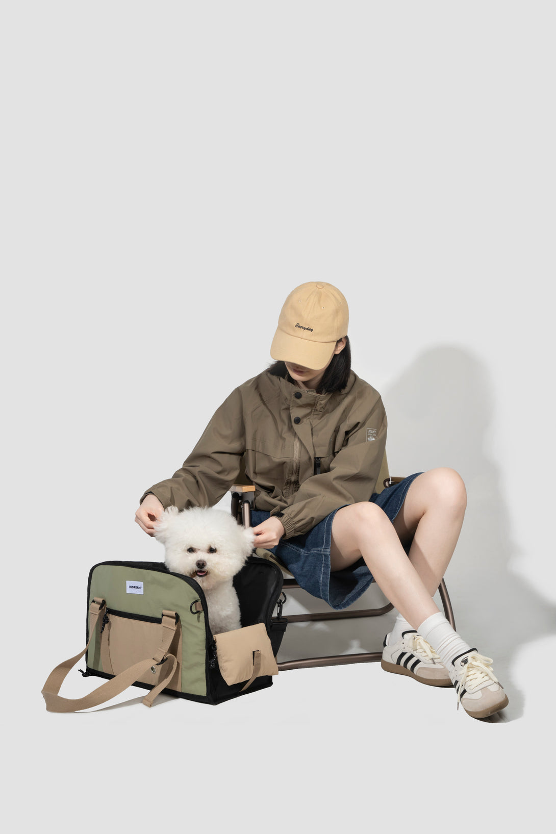 Pet outside one shoulder bag - PawsAndUnion