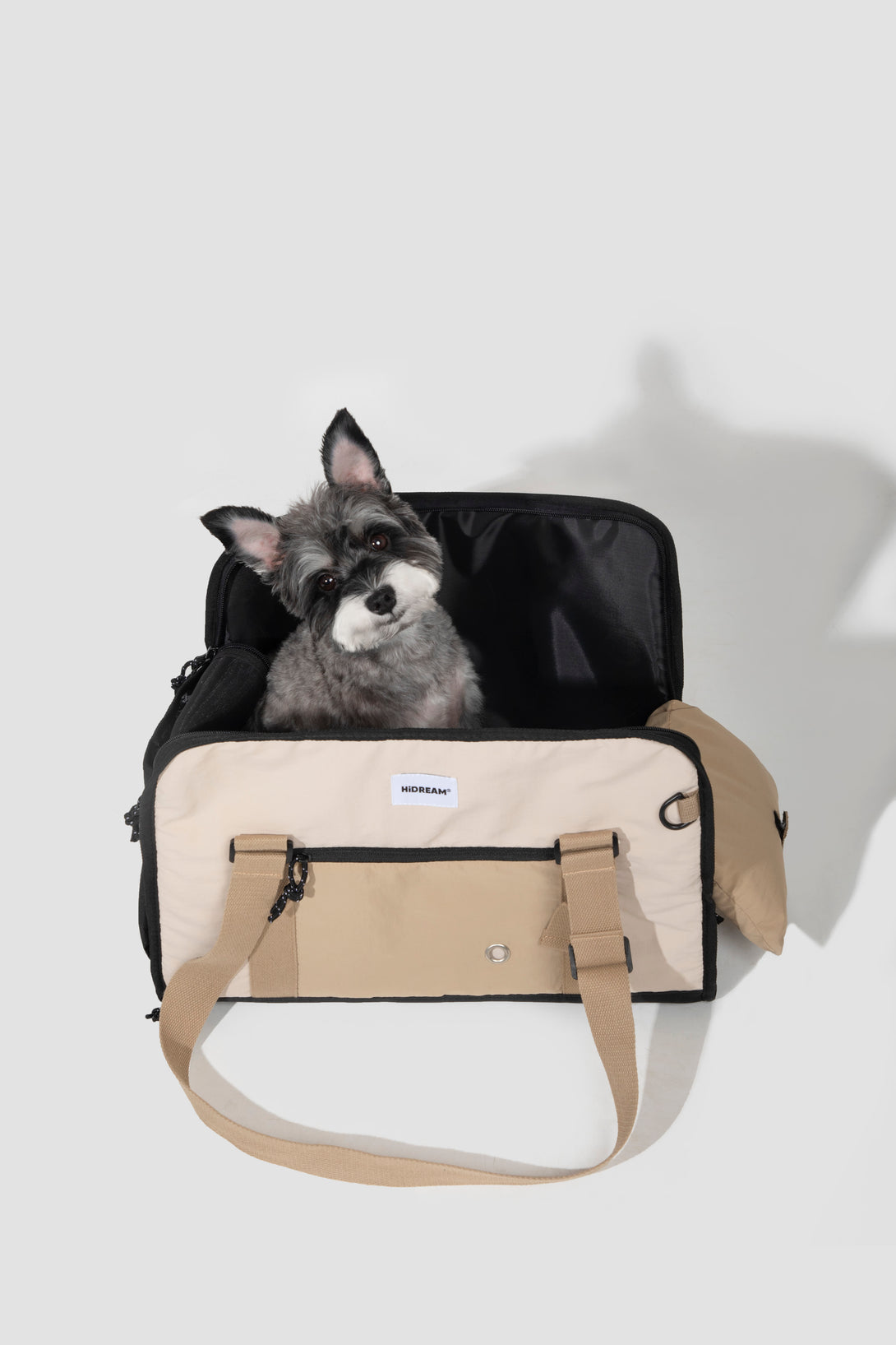 Pet outside one shoulder bag - PawsAndUnion